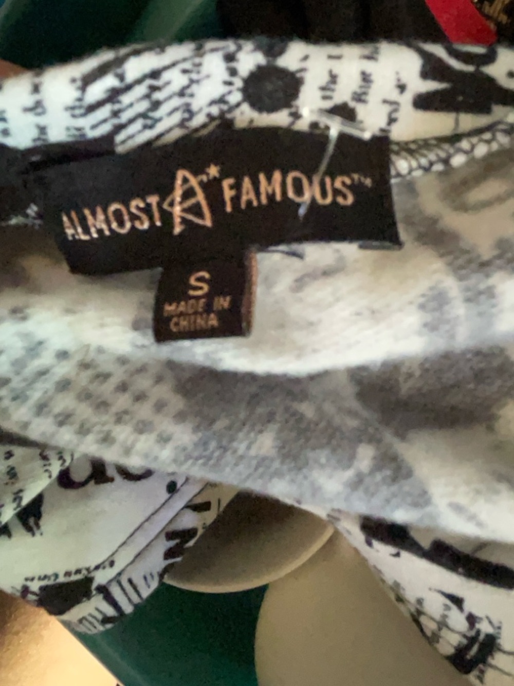 Almost Famous Size Small LIKE NEW Top - Picture 5 of 9
